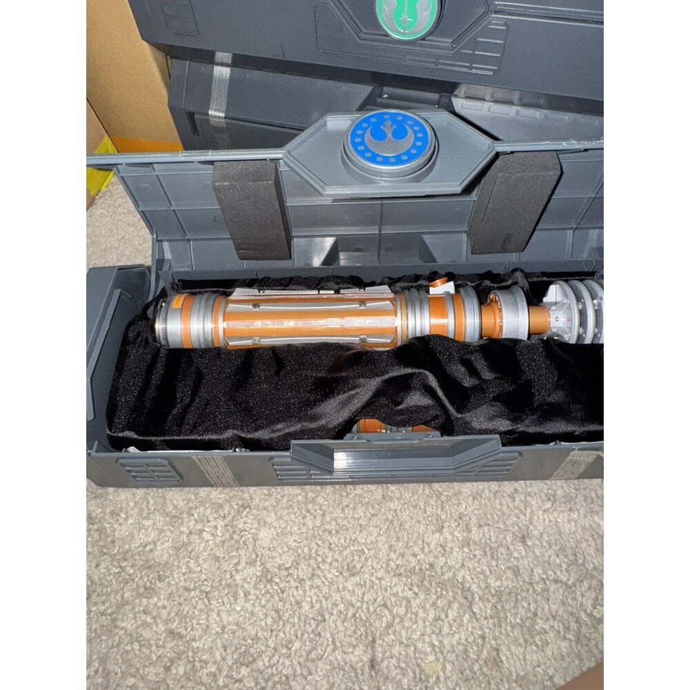 New Disney Parks Star Wars Galaxy's Edge Leia Organa Legacy Lightsaber Hilt